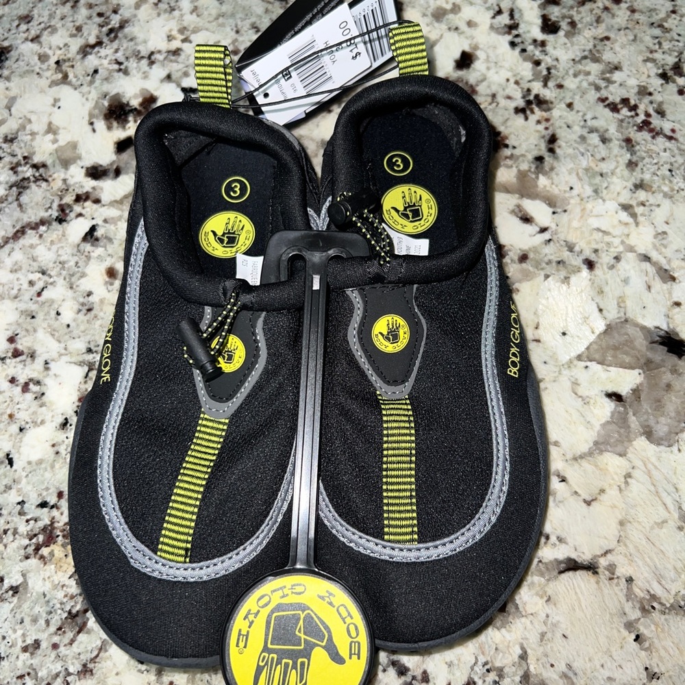 Children’s Body glove water shoes Size 1 - 3